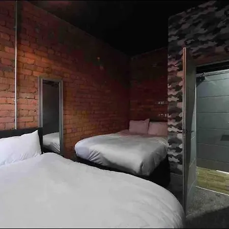 Casa Nomade Penthouse Slps 20 People Mcr Centre-3